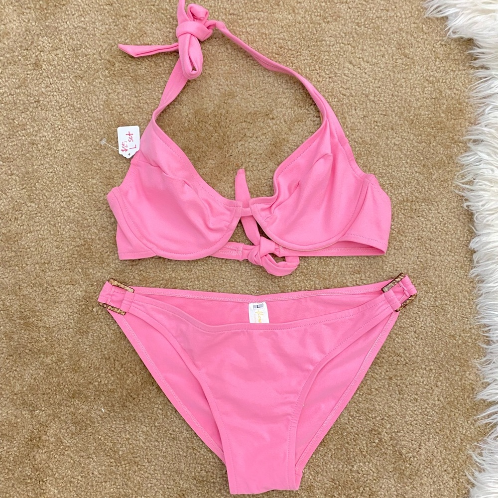 Women’s bathing suit